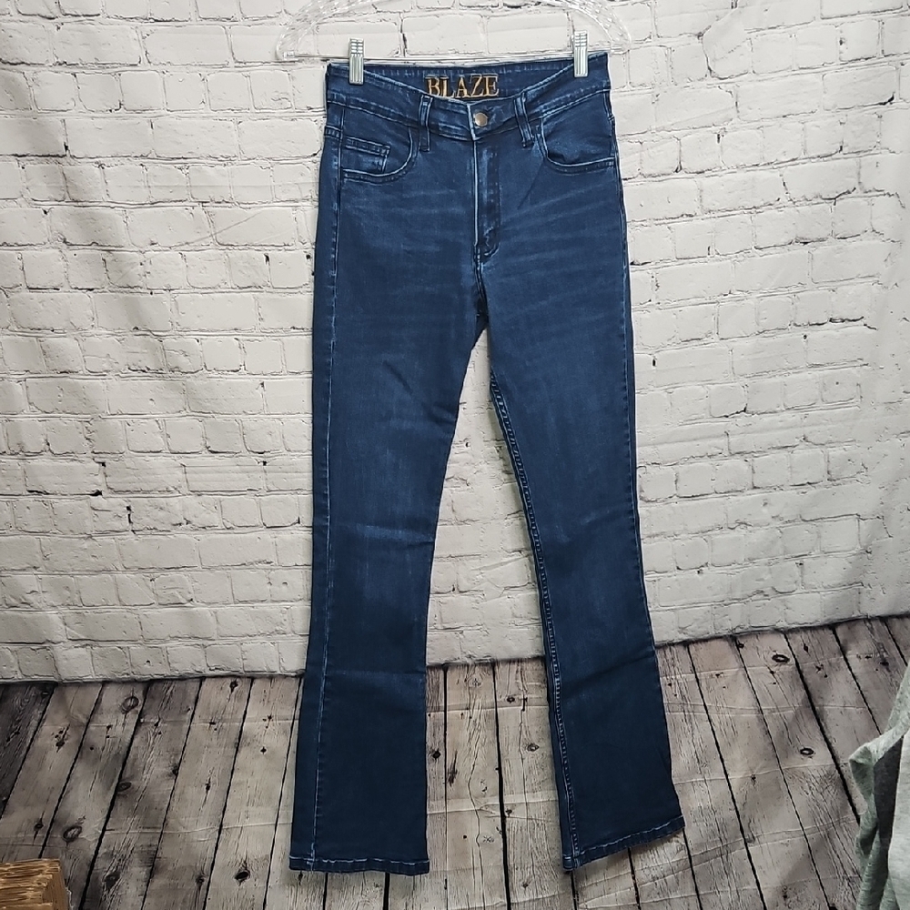Blaze AT Women's Blue Flare Jeans Size 6 34 EUC